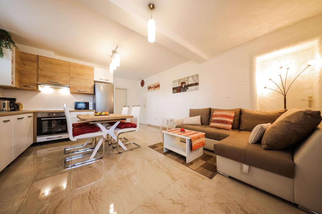 Apartmani Lelu Pridraga Extérieur photo